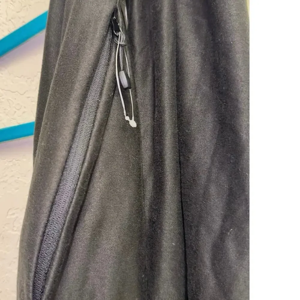 Beyond Yoga Infinity Scarf Black Athleisure Hidden Zip Pocket Travel Stretch‎